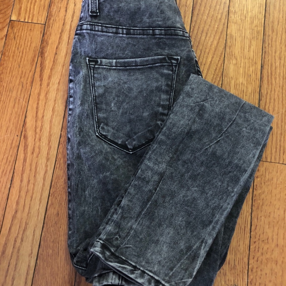 High waisted grey washed jeans